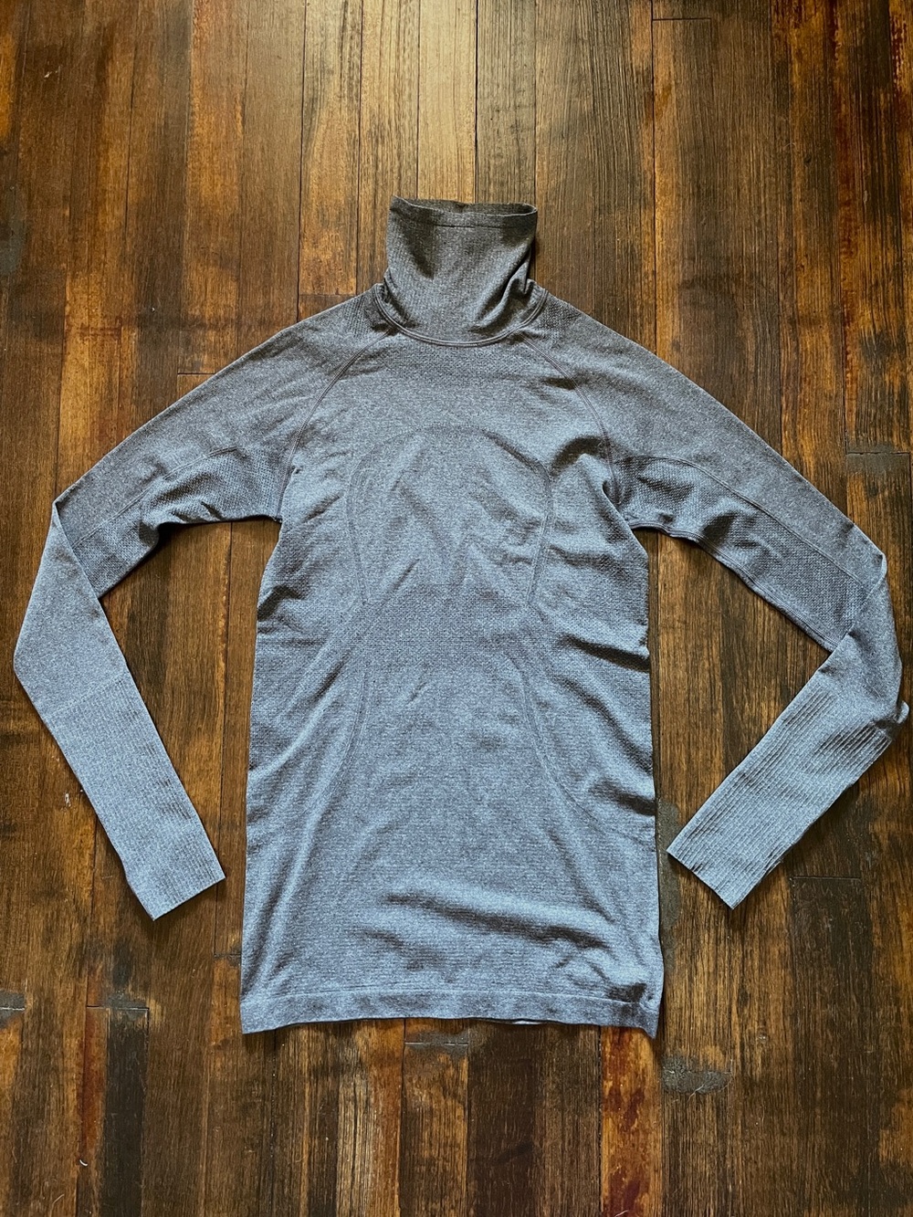 Lululemon turtleneck swiftly long sleeve gray size 6